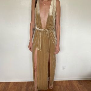 BNWOT Gold velvet maxi dress, Lioness.
